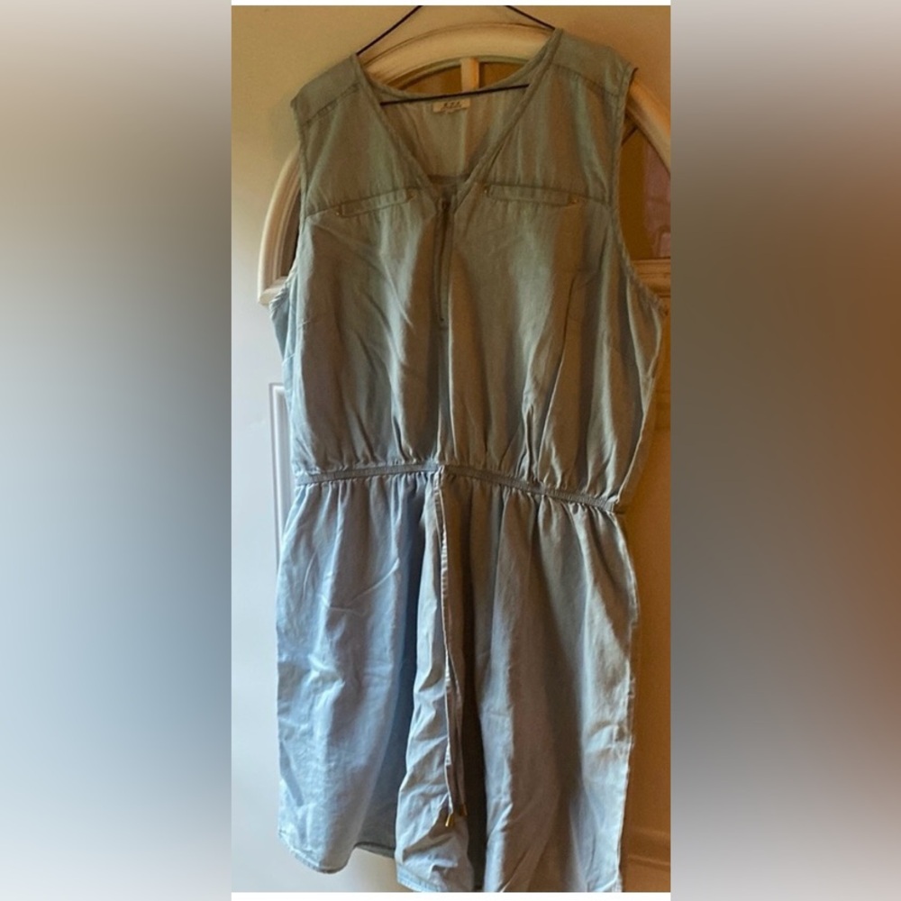 Lightweight sleeveless blue denim cotton dress with elastic waist